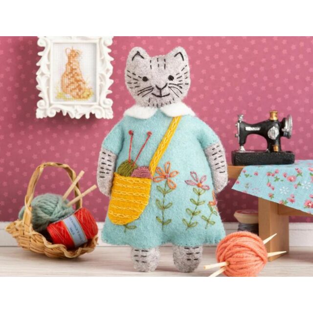 Mrs. Cat Loves Knitting Embroidery Kit
